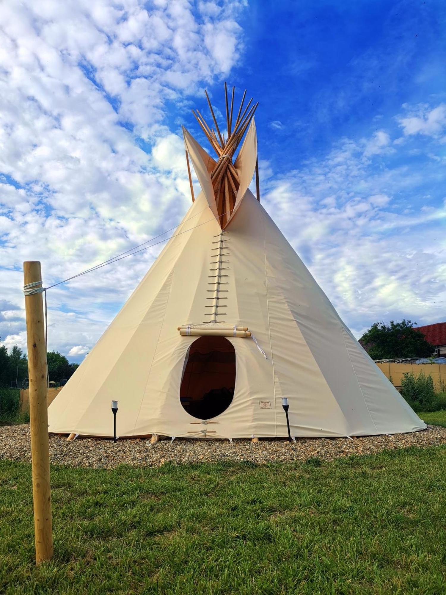Hotel Teepee Camp Lounky à Chodouny Extérieur photo