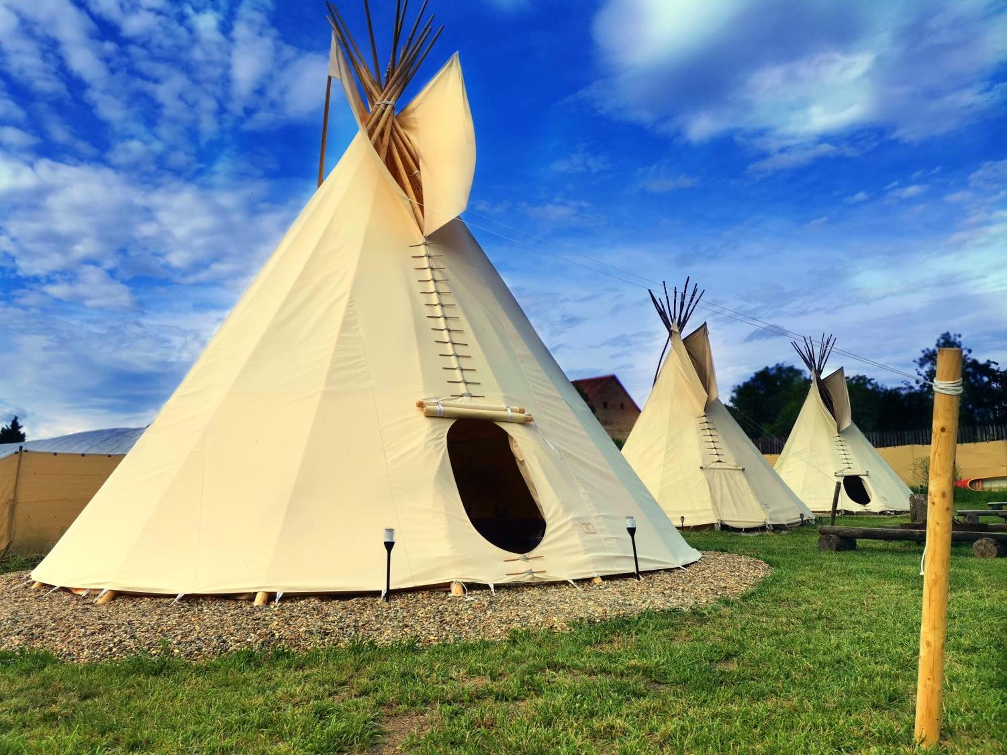 Hotel Teepee Camp Lounky à Chodouny Extérieur photo