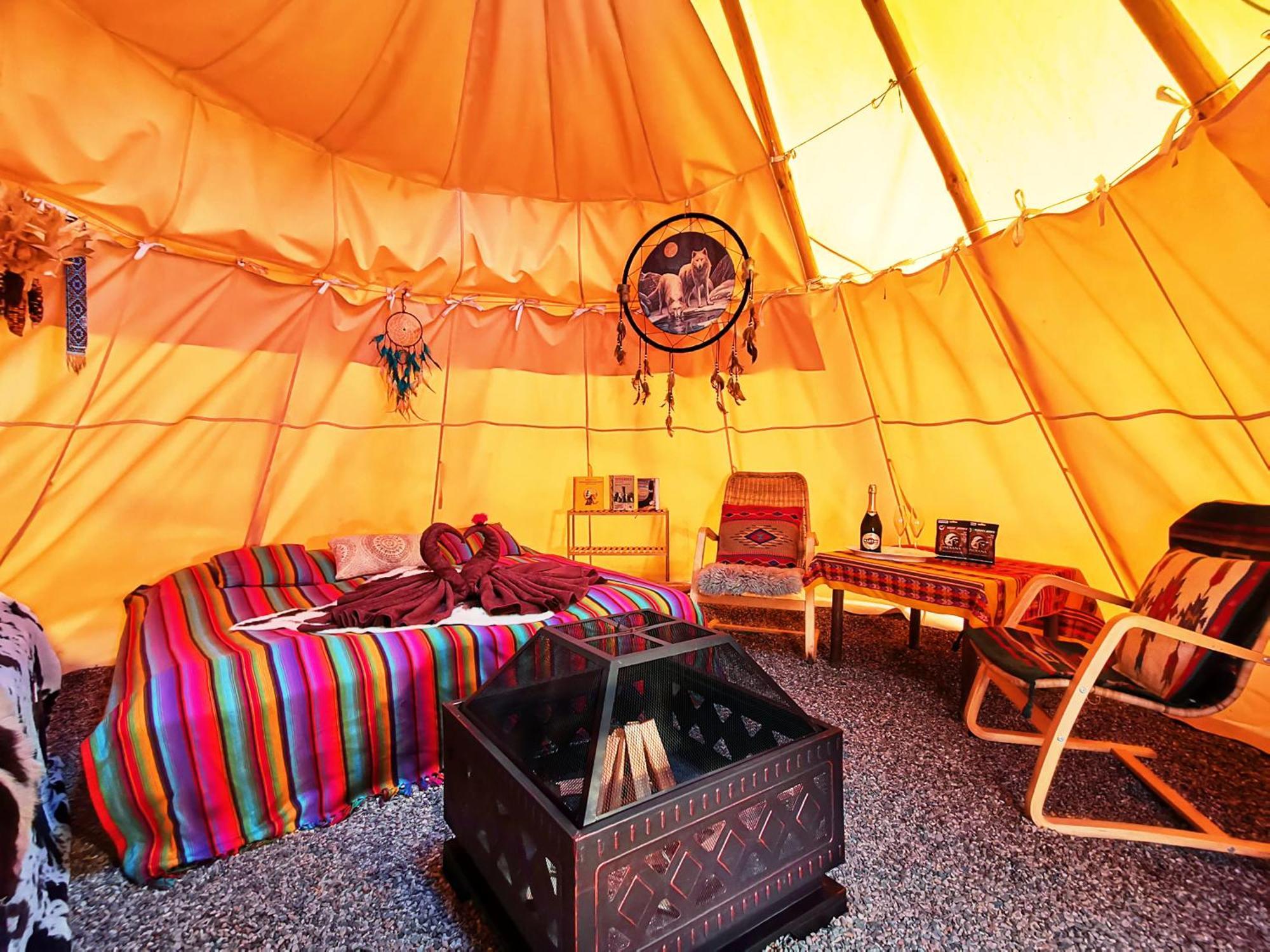 Hotel Teepee Camp Lounky à Chodouny Extérieur photo