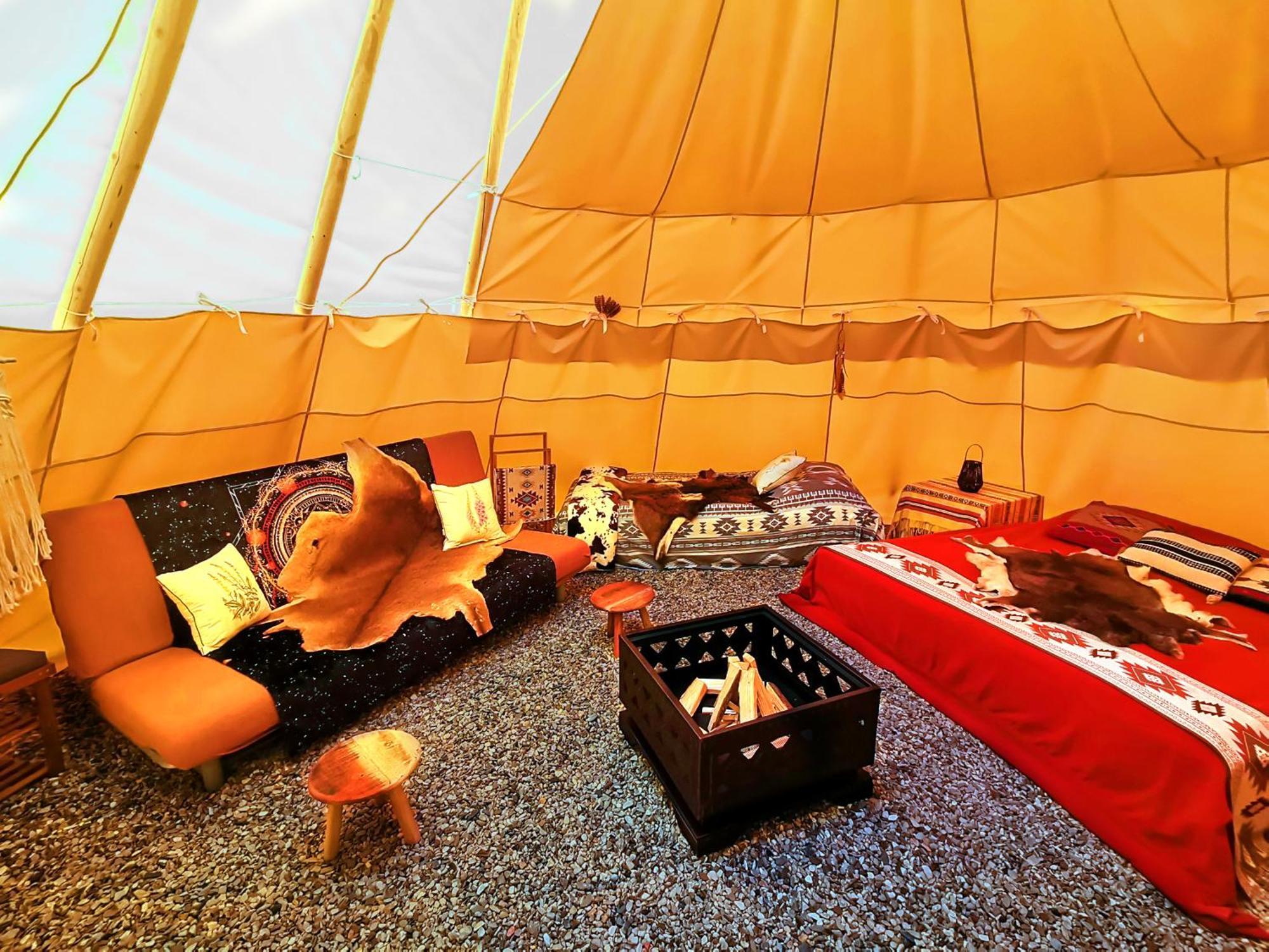 Hotel Teepee Camp Lounky à Chodouny Extérieur photo