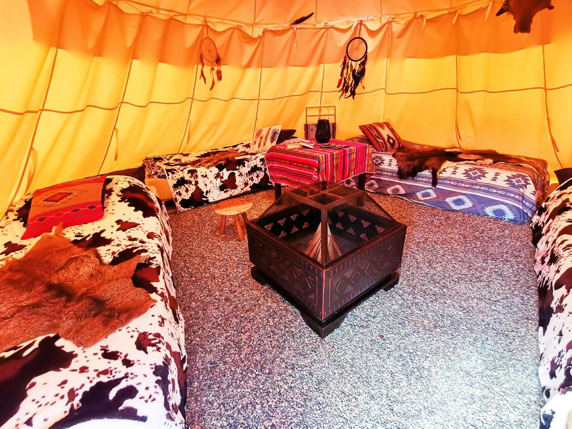 Hotel Teepee Camp Lounky à Chodouny Extérieur photo