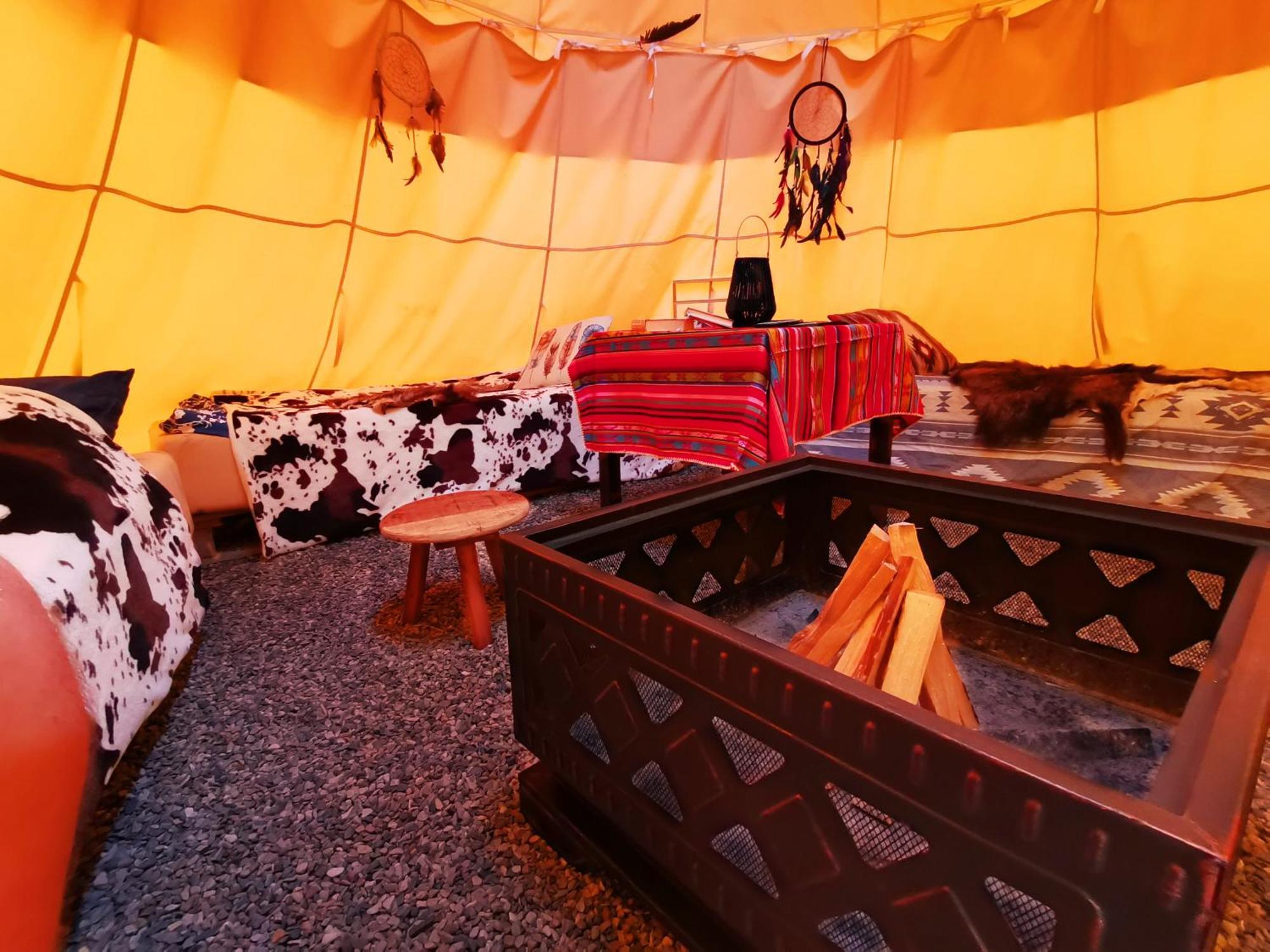 Hotel Teepee Camp Lounky à Chodouny Extérieur photo