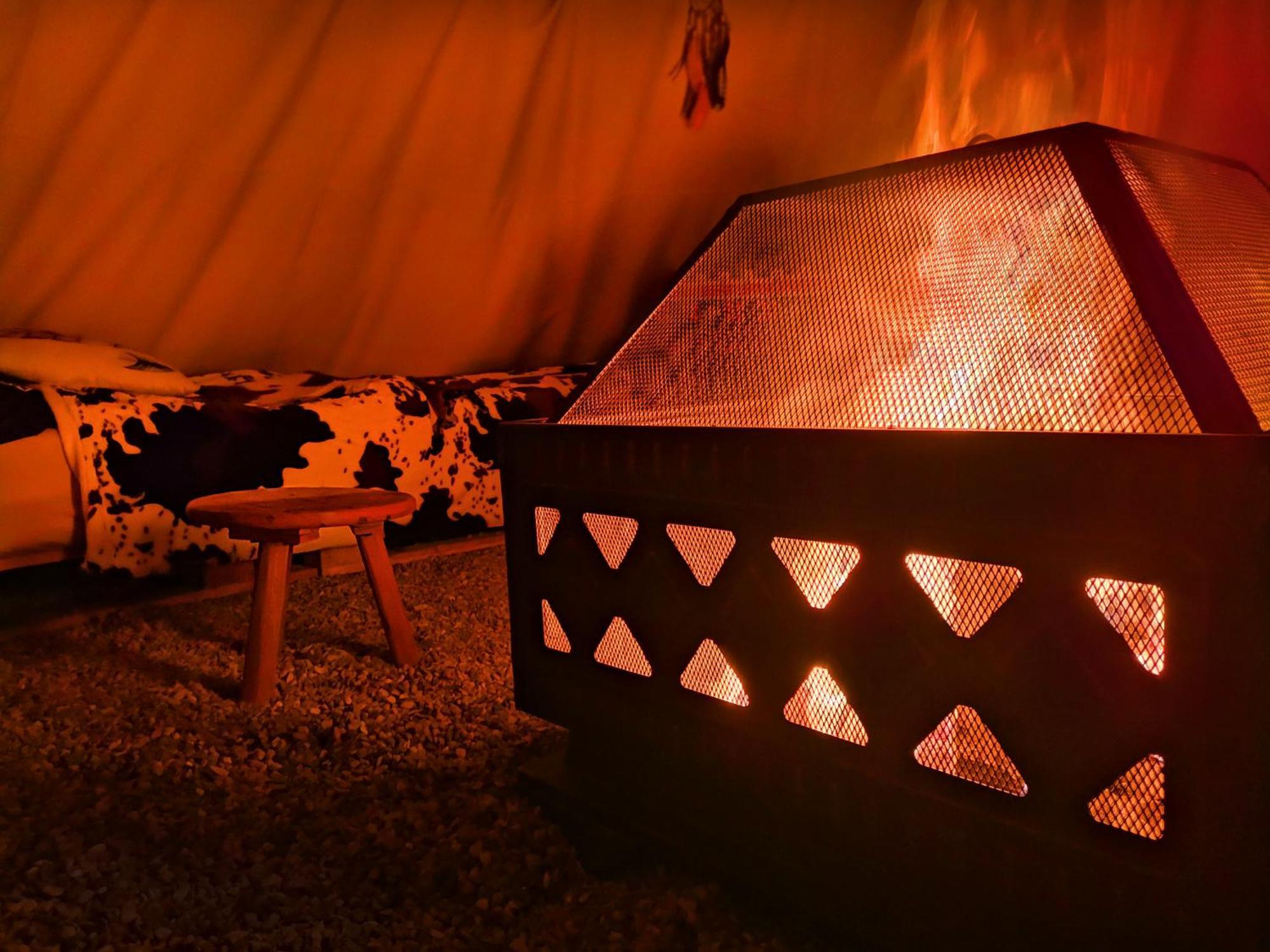 Hotel Teepee Camp Lounky à Chodouny Extérieur photo